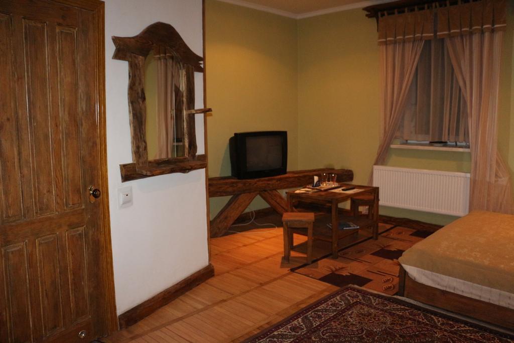 Eco Grill Hotel Restaurant Aquarius Lviv Oda fotoğraf