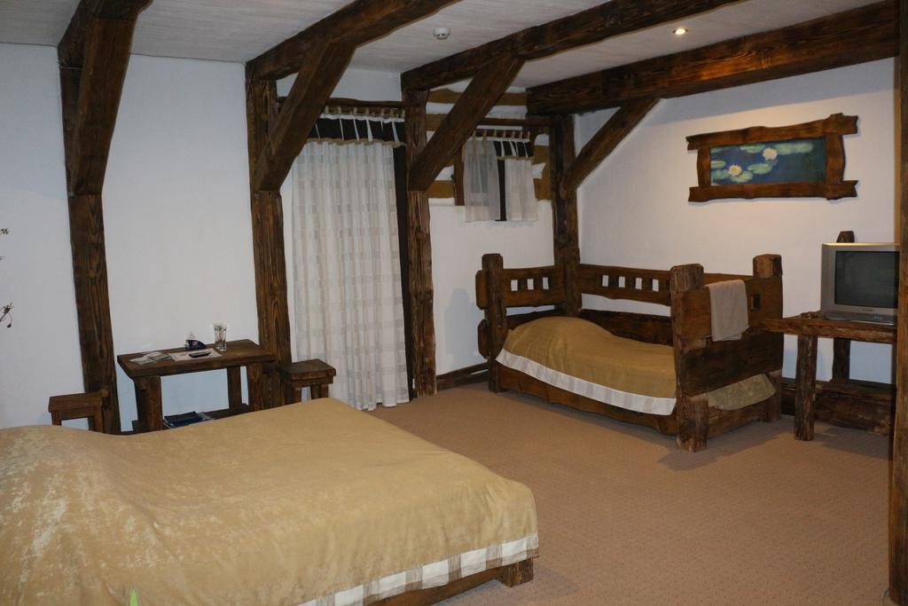 Eco Grill Hotel Restaurant Aquarius Lviv Oda fotoğraf