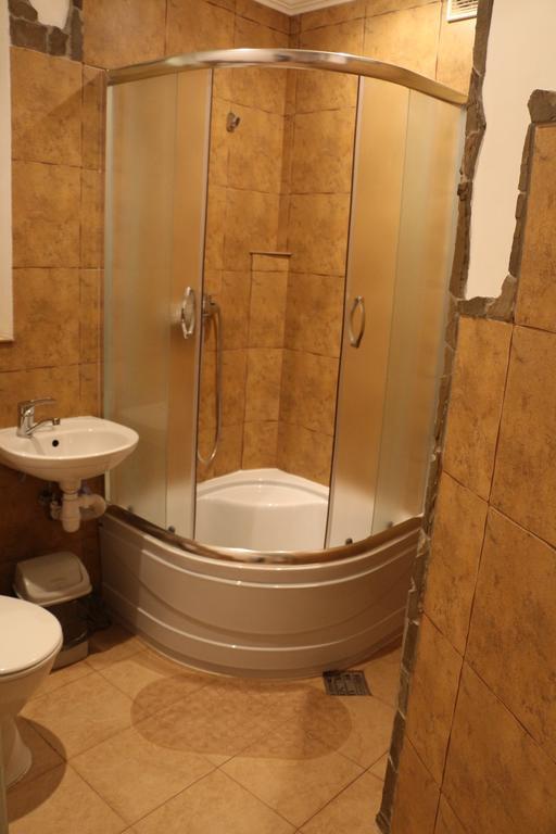 Eco Grill Hotel Restaurant Aquarius Lviv Dış mekan fotoğraf